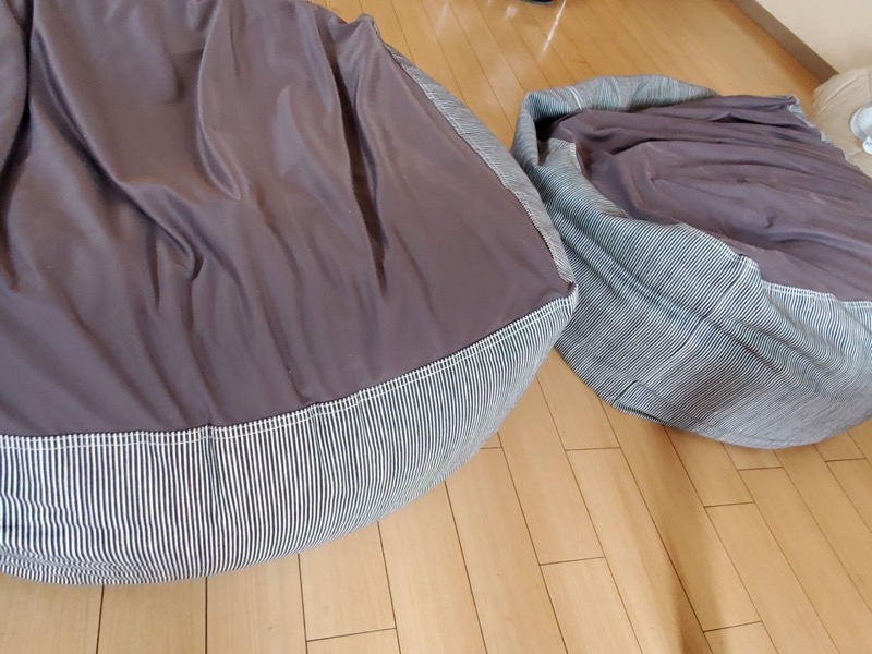 無印の「体にフィットするソファ」をベランダで乾燥させる